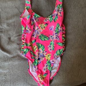 1 piece swimsuit